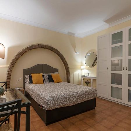 Piazza Navona & Pantheon Central Apartment Рим Экстерьер фото